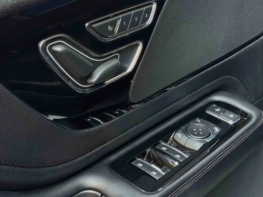 Lincoln Aviator (Import) — фото 8