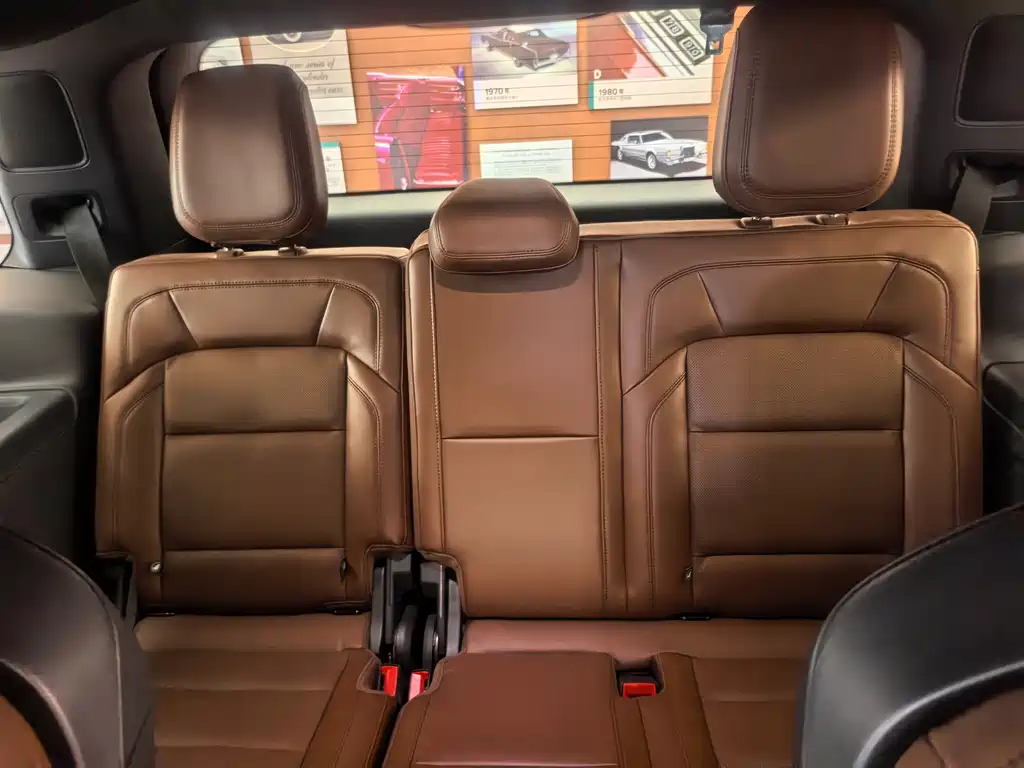 Lincoln Navigator — фото 11
