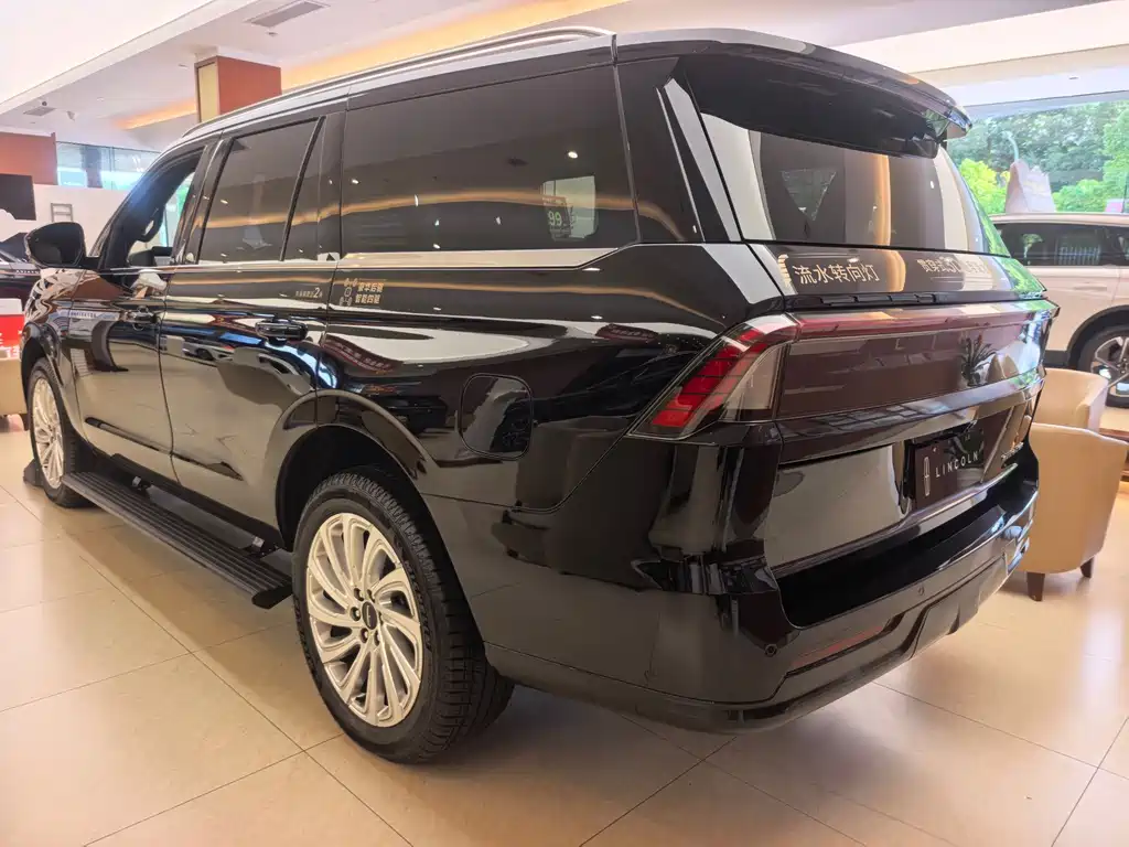 Lincoln Navigator — фото 13