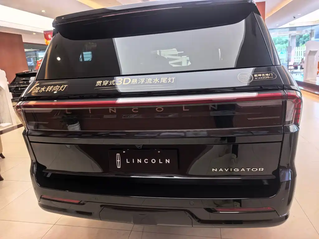 Lincoln Navigator — фото 17