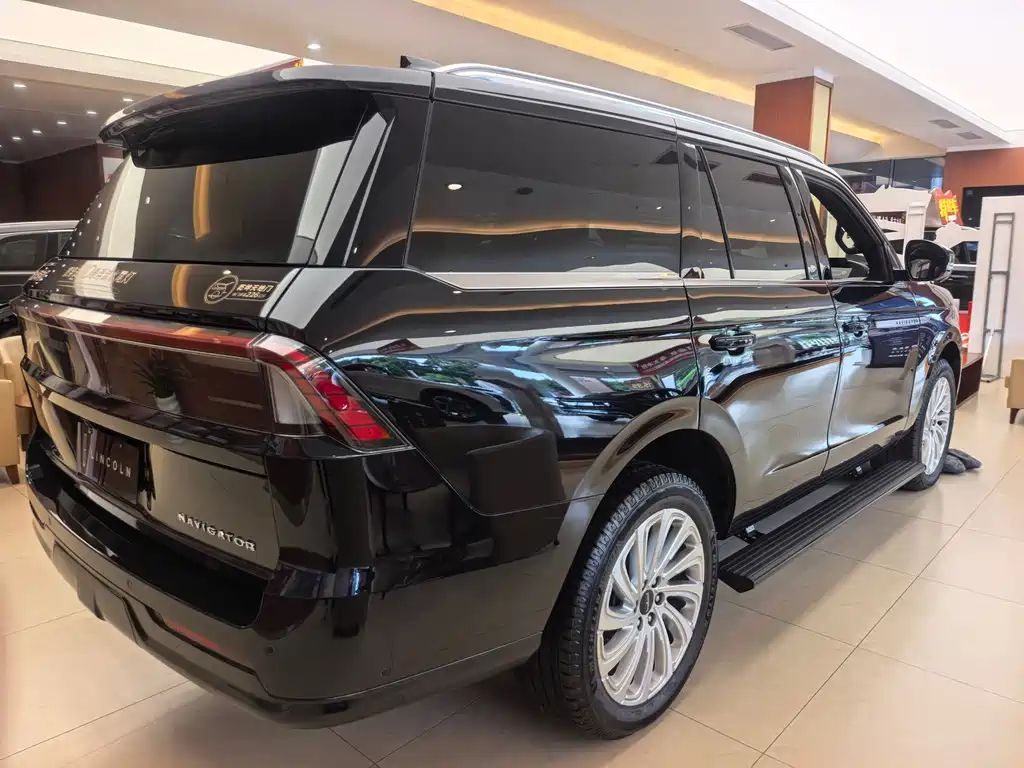 Lincoln Navigator — фото 18