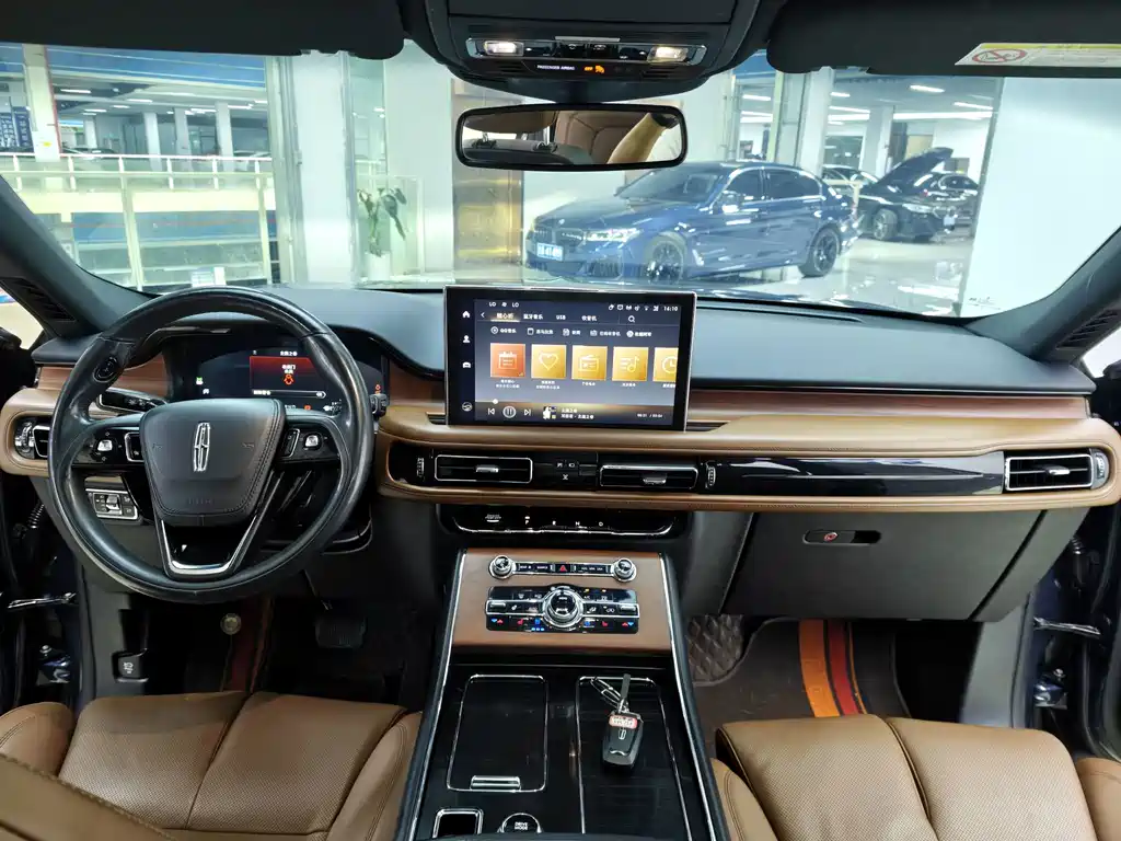 Lincoln Aviator — фото 9