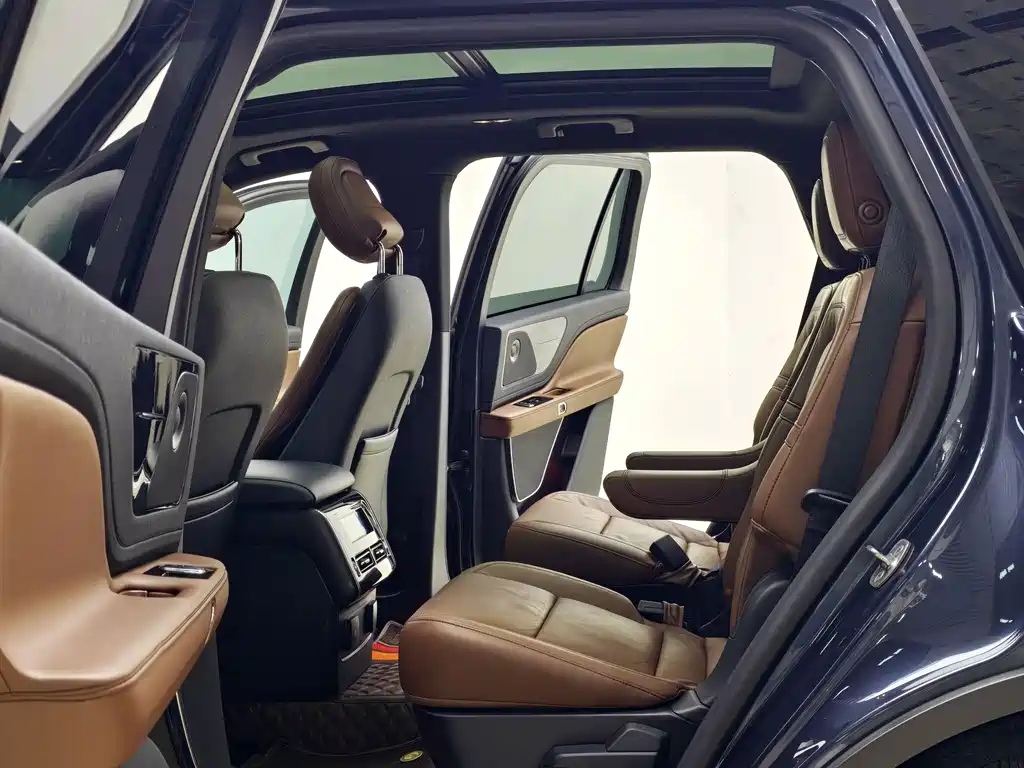 Lincoln Aviator — фото 10