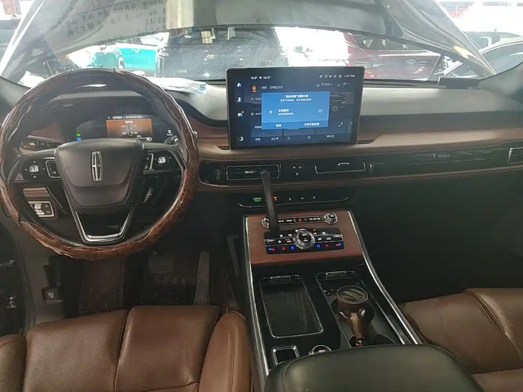 Lincoln Aviator — фото 10