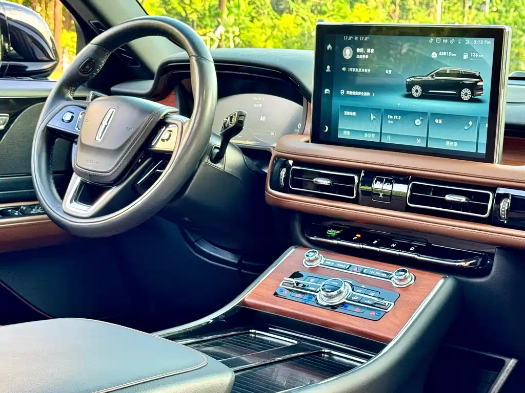Lincoln Aviator — фото 11