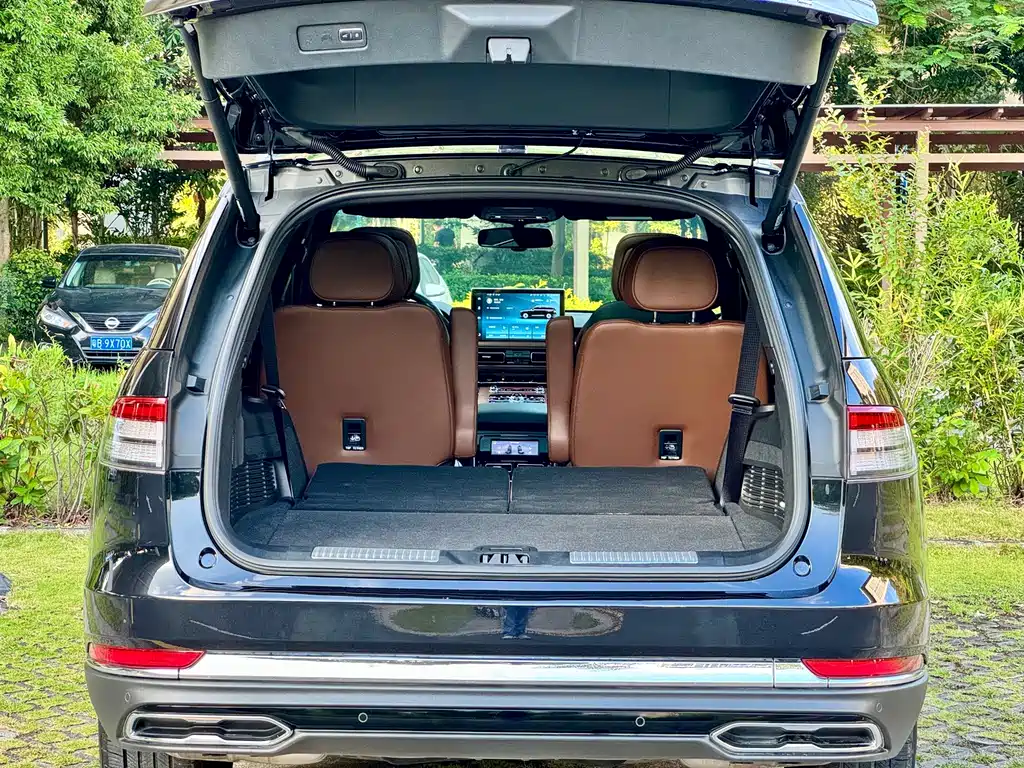 Lincoln Aviator — фото 14