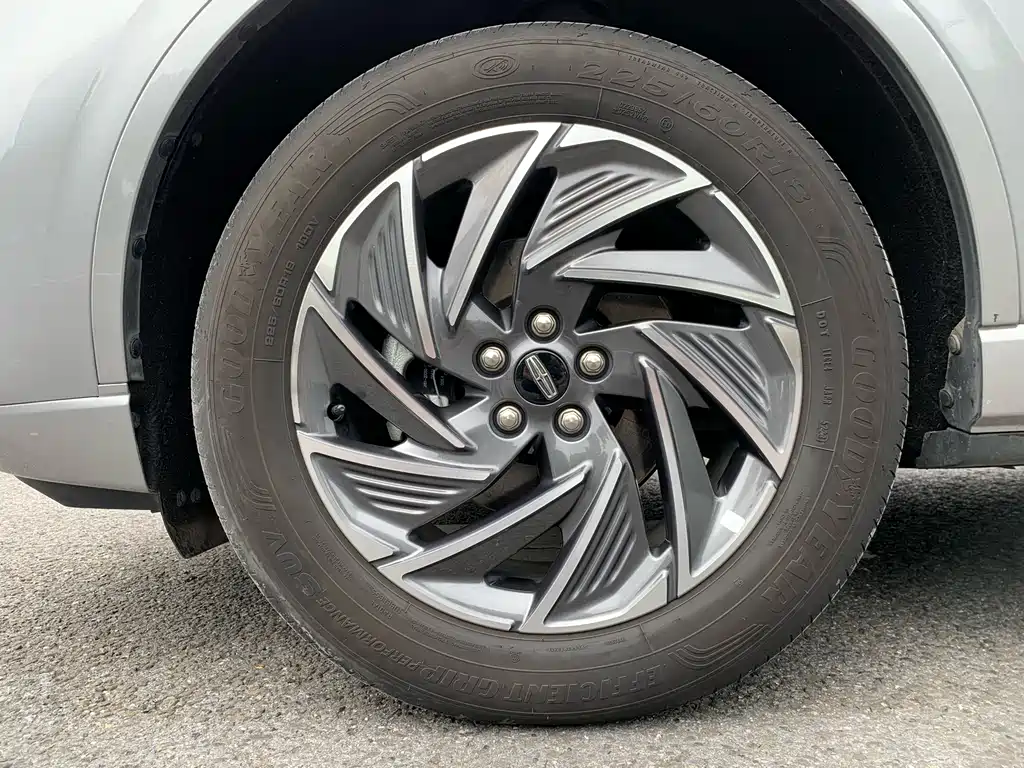 Lincoln Corsair — фото 11