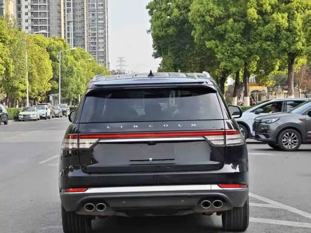 Lincoln Aviator — фото 17