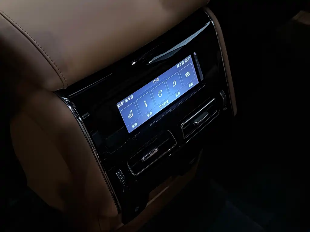 Lincoln Aviator — фото 18