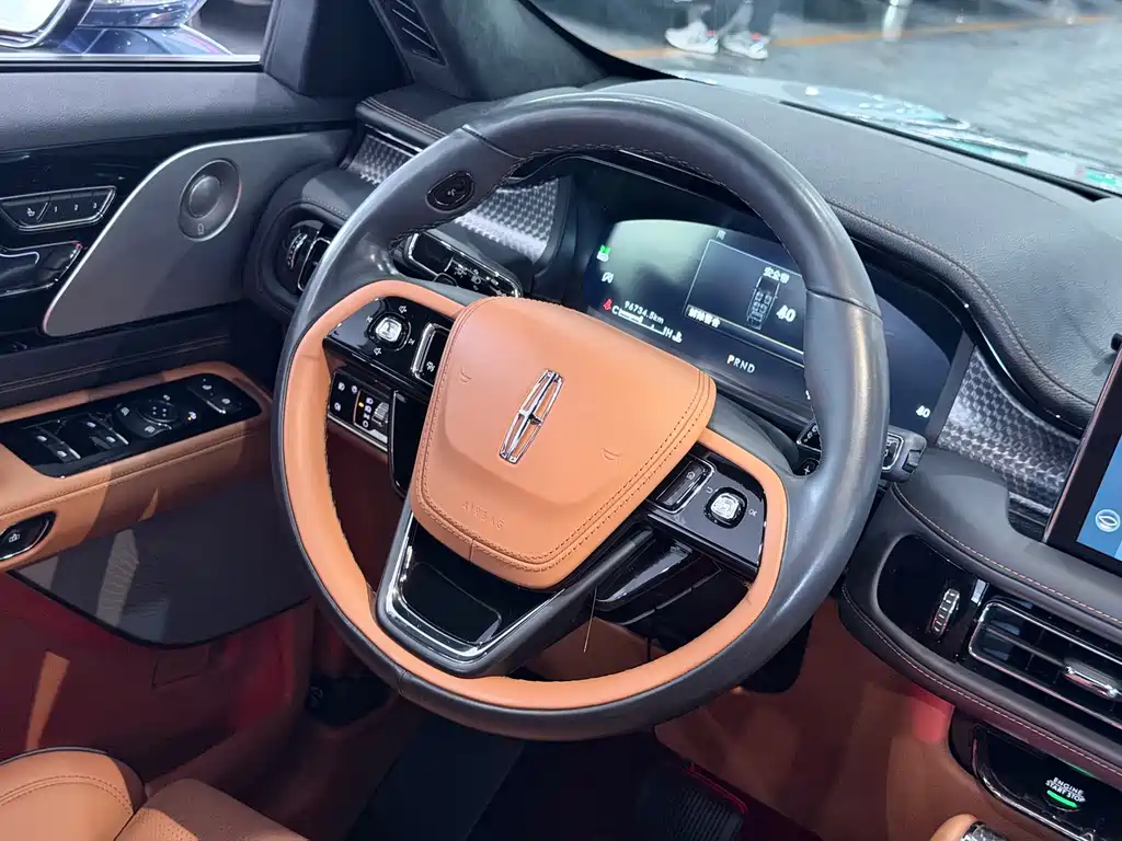 Lincoln Aviator — фото 10