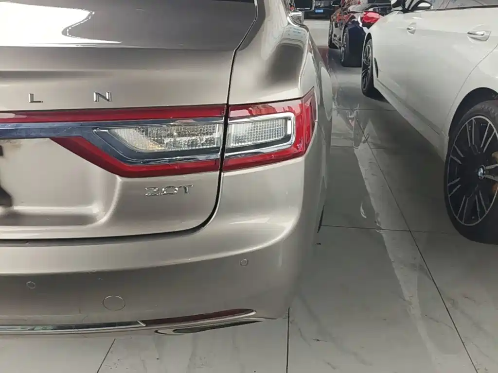 Lincoln Continental — фото 8