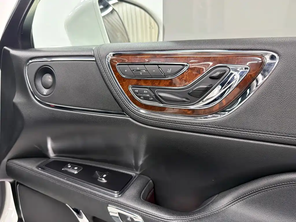 Lincoln Continental — фото 7