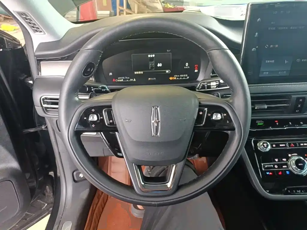 Lincoln Corsair — фото 11