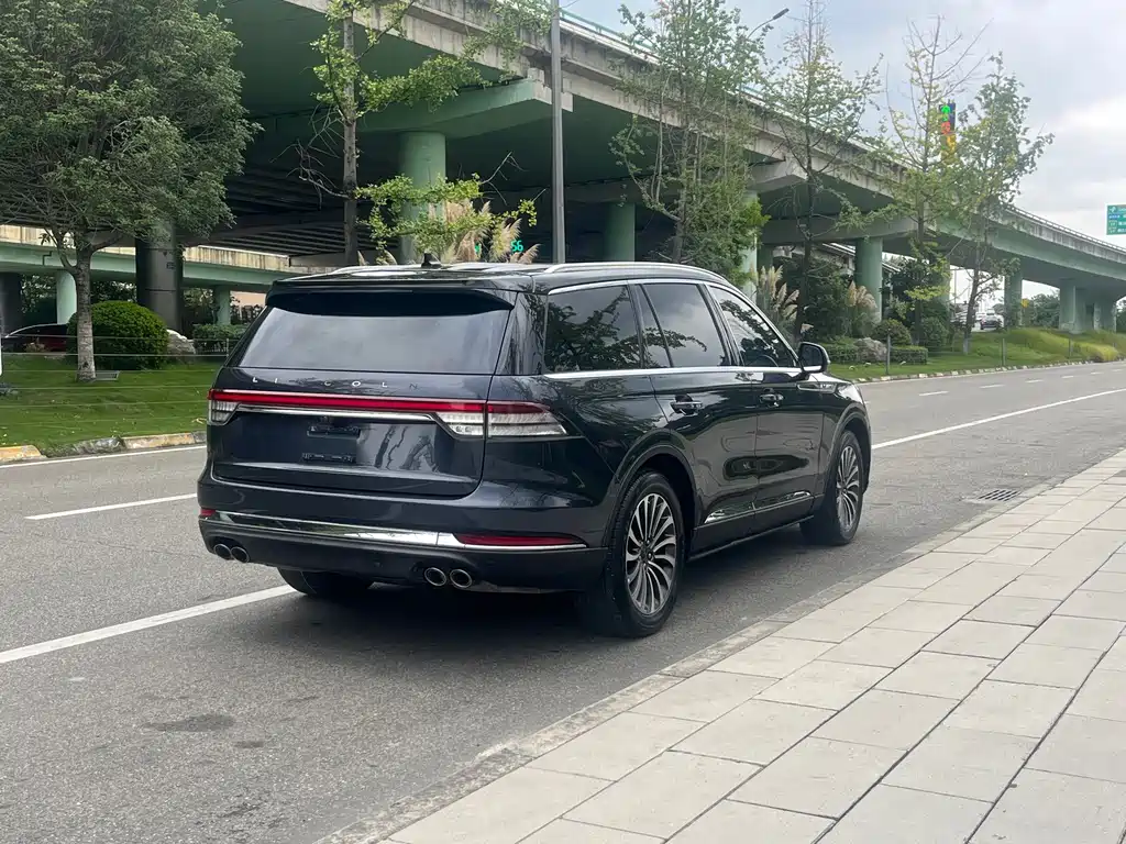 Lincoln Aviator — фото 9