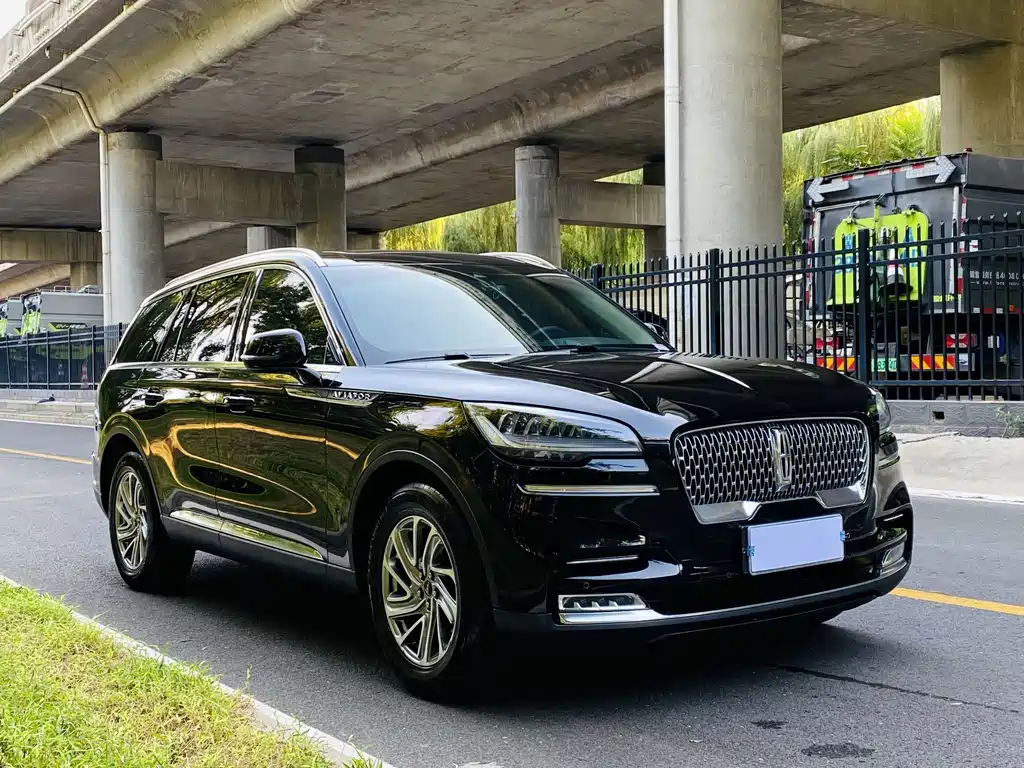 Lincoln Aviator — фото 2