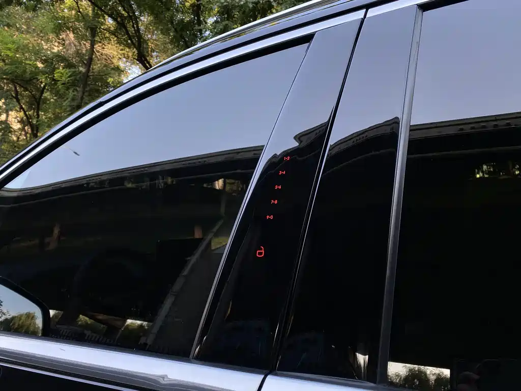 Lincoln Aviator — фото 16
