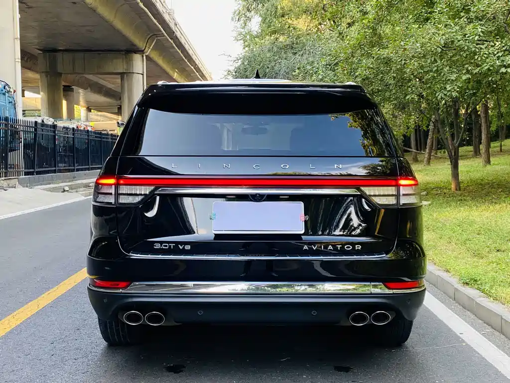 Lincoln Aviator — фото 17