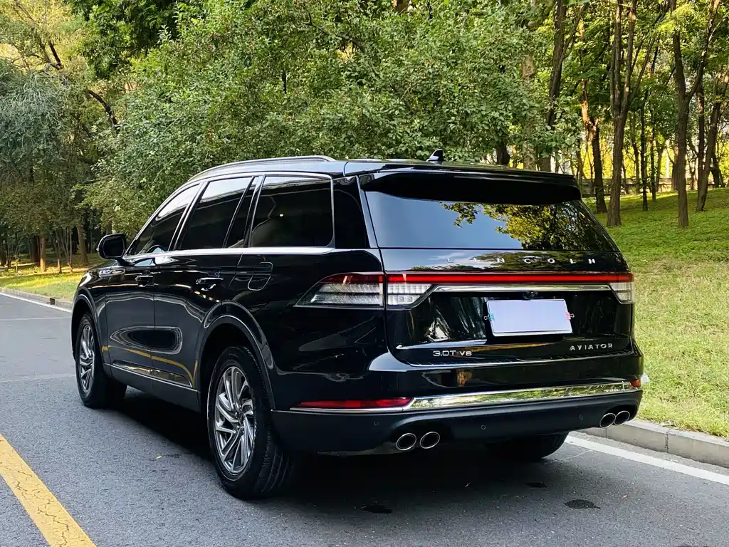 Lincoln Aviator — фото 18