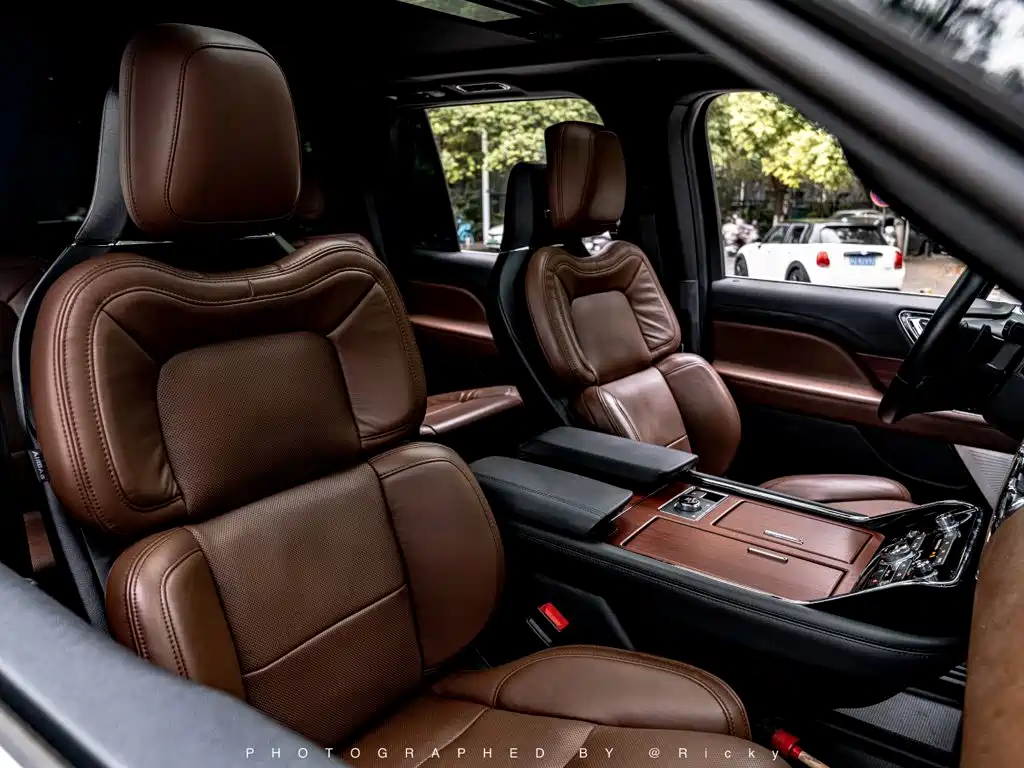 Lincoln Navigator — фото 9