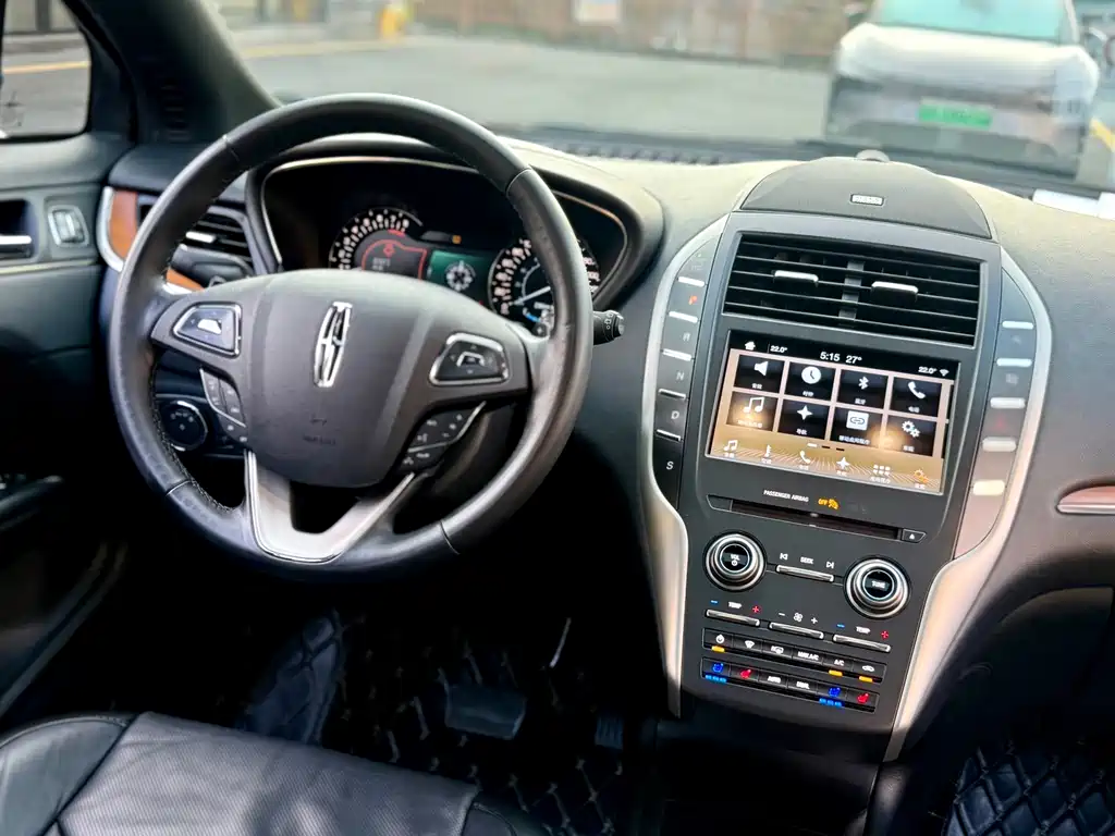 Lincoln MKC — фото 18