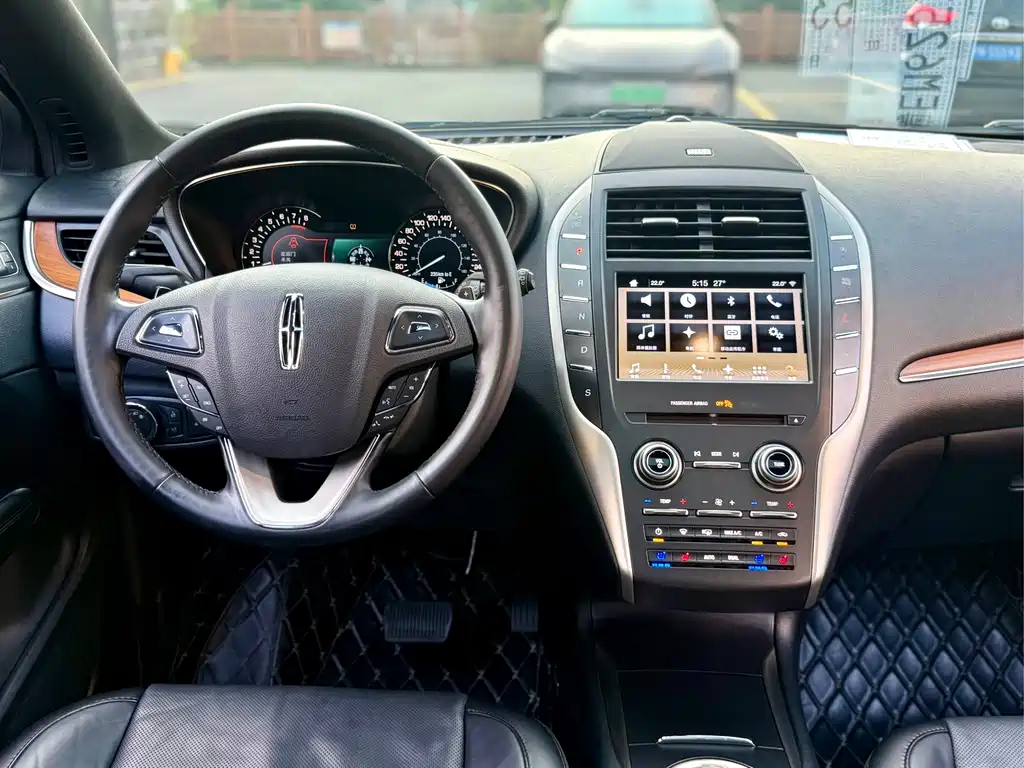 Lincoln MKC — фото 21