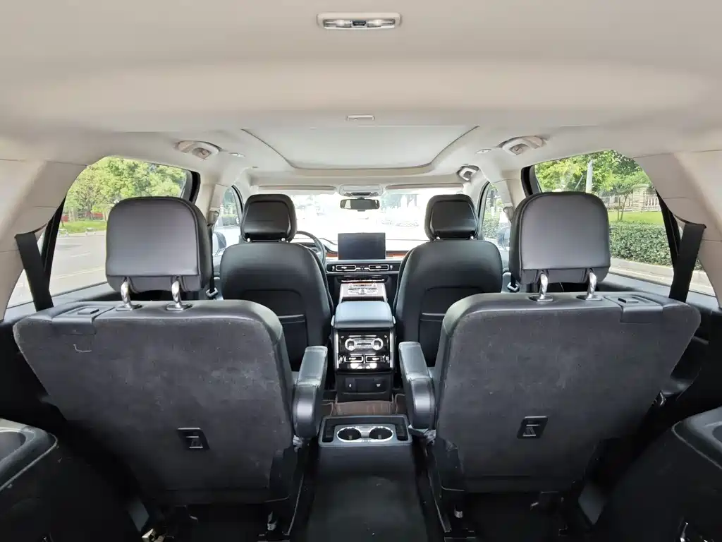 Lincoln Aviator — фото 13