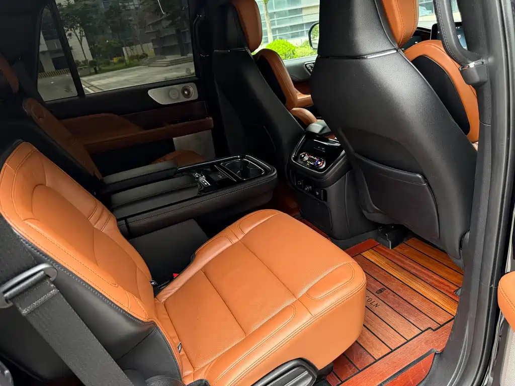 Lincoln Navigator — фото 10