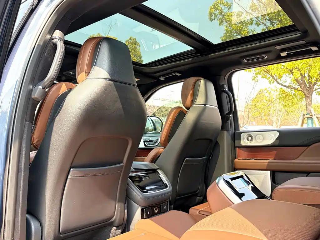 Lincoln Navigator — фото 13