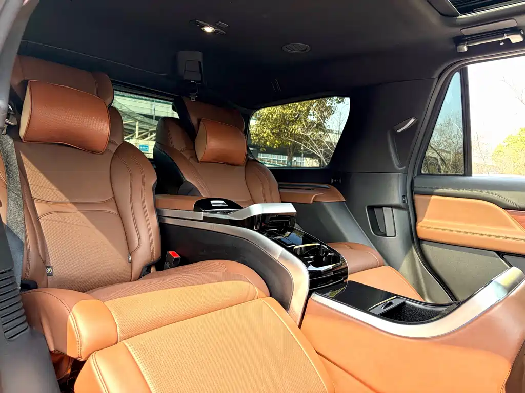 Lincoln Navigator — фото 18