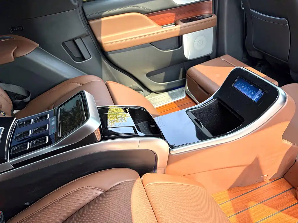 Lincoln Navigator — фото 19