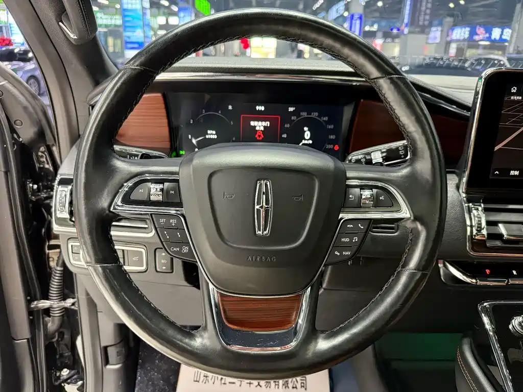 Lincoln Navigator — фото 11