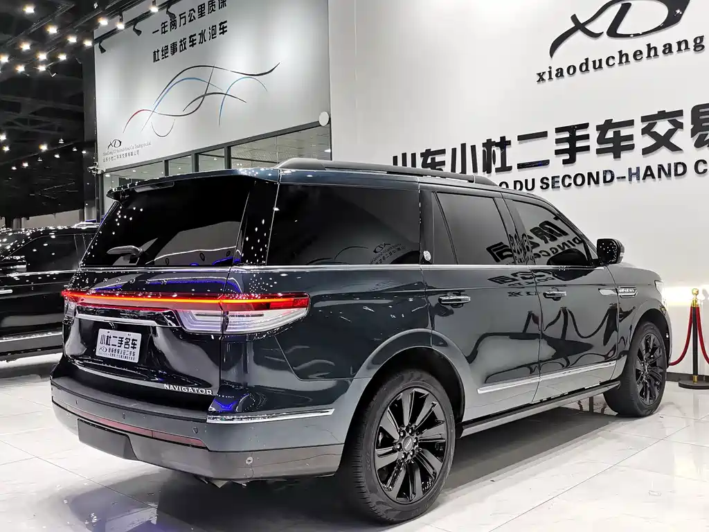 Lincoln Navigator — фото 14
