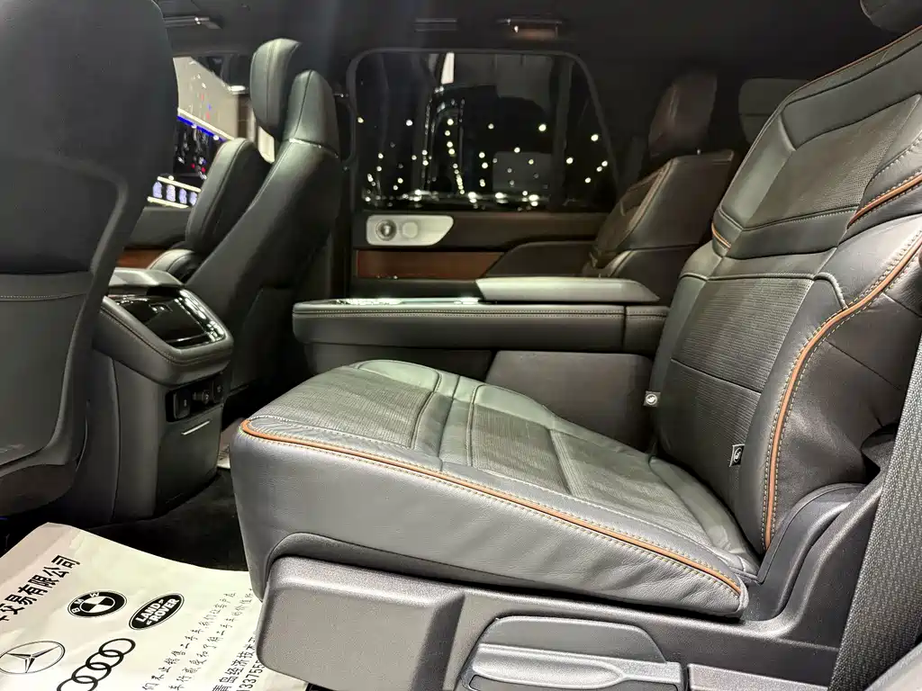 Lincoln Navigator — фото 18