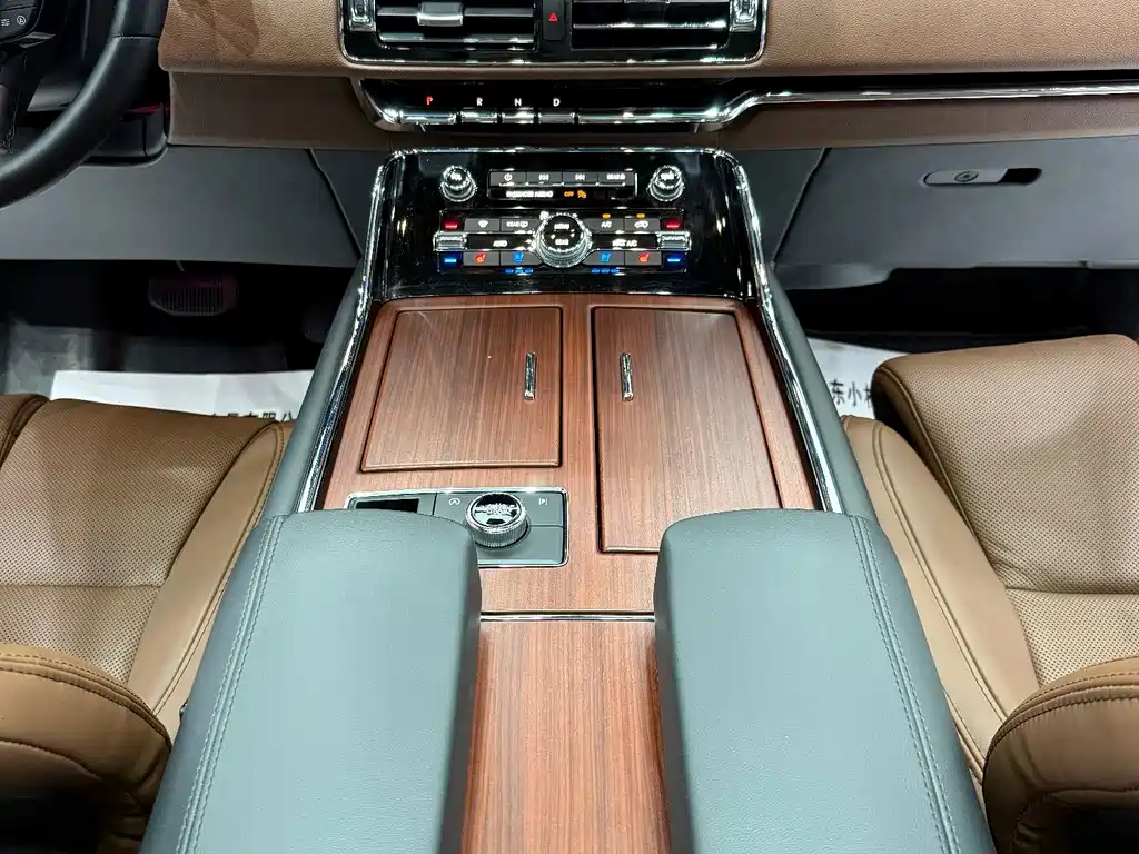 Lincoln Navigator — фото 13
