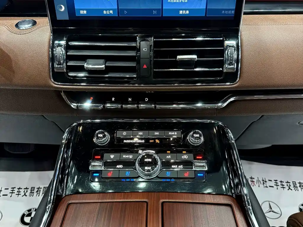 Lincoln Navigator — фото 15