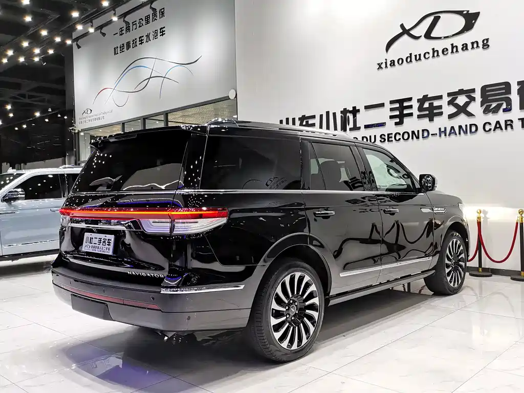 Lincoln Navigator — фото 11
