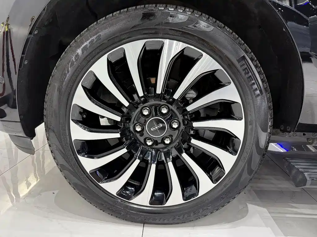 Lincoln Navigator — фото 14