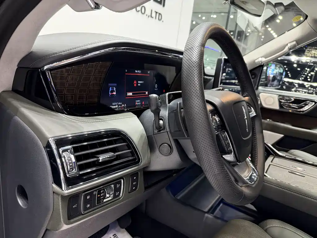 Lincoln Navigator — фото 19