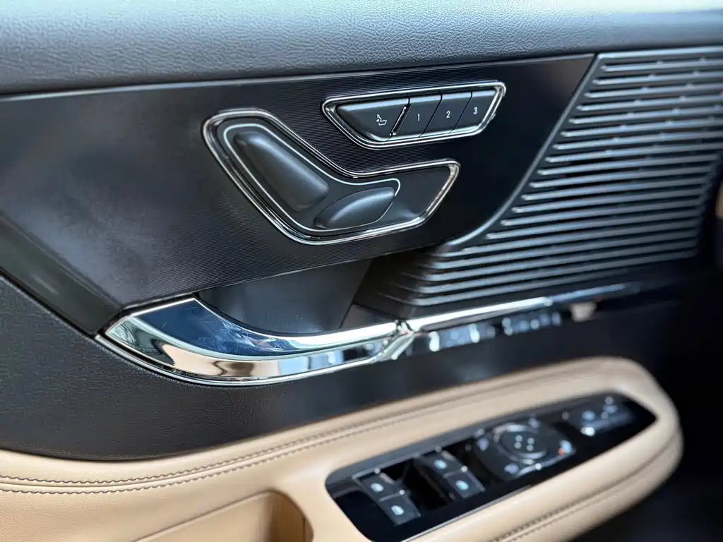 Lincoln Corsair — фото 17