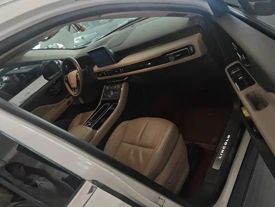 Lincoln Aviator (Import) — фото 8