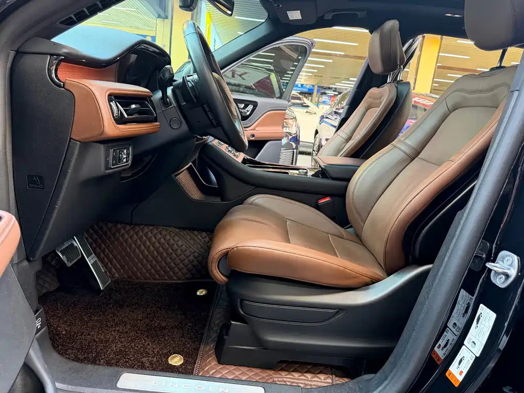 Lincoln Aviator — фото 11