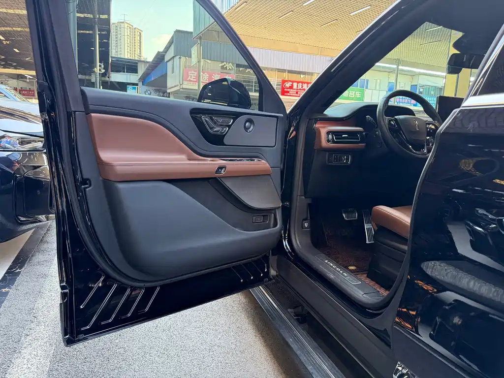 Lincoln Aviator — фото 13