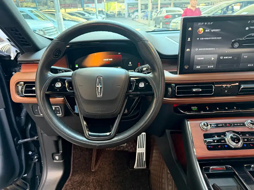Lincoln Aviator — фото 19