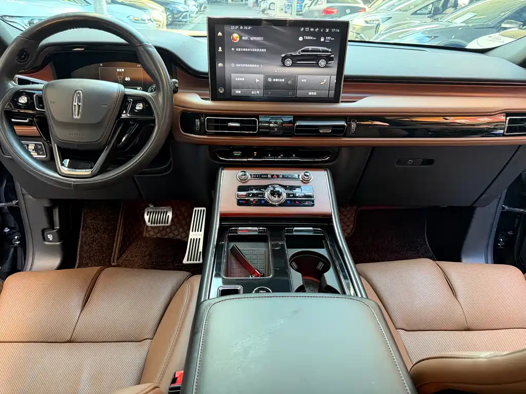 Lincoln Aviator — фото 20