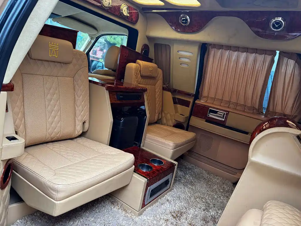 Lincoln Navigator — фото 15