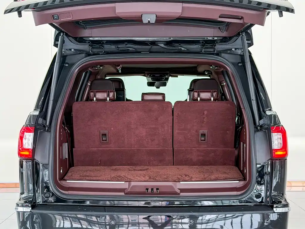 Lincoln Navigator — фото 13