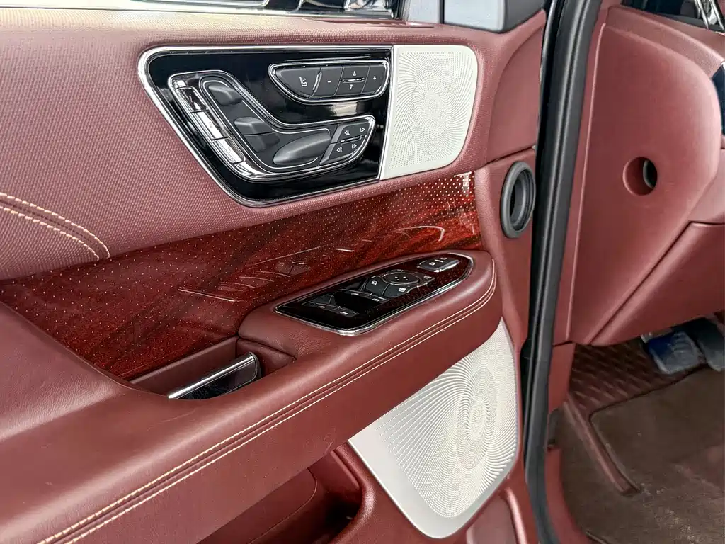 Lincoln Navigator — фото 17