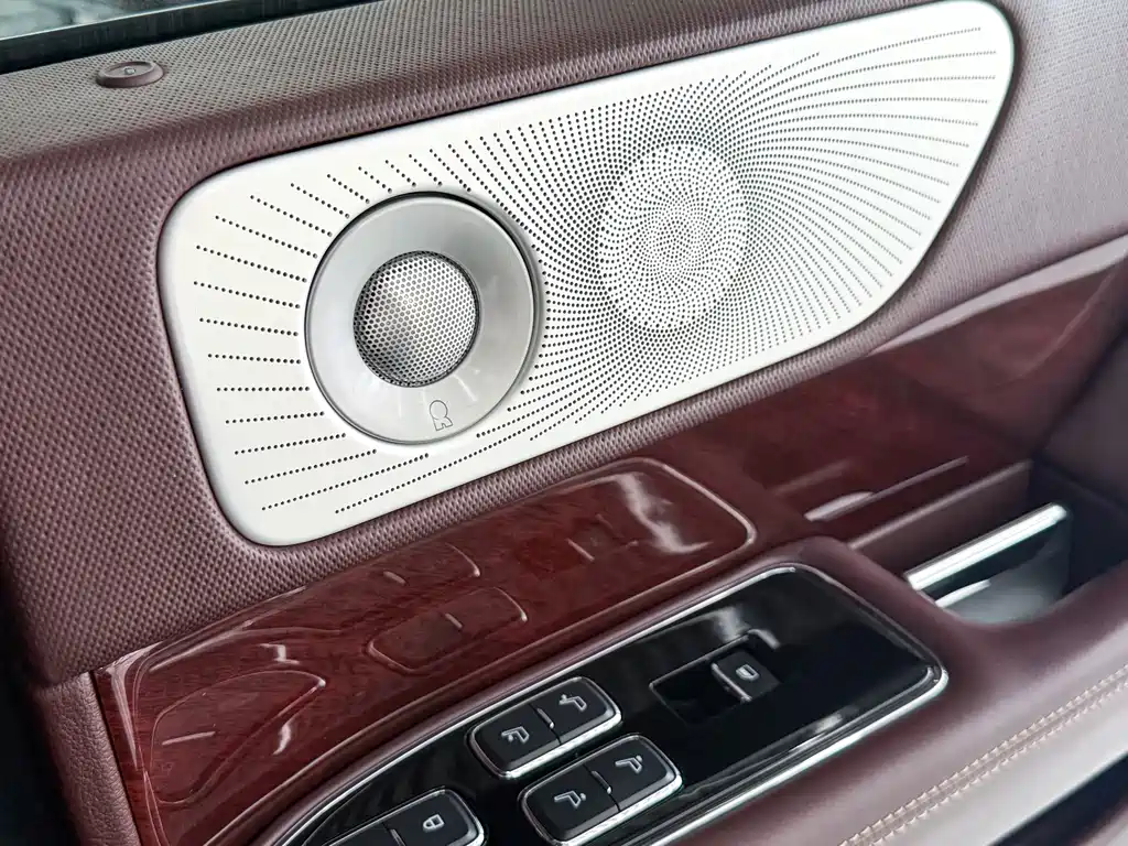 Lincoln Navigator — фото 19