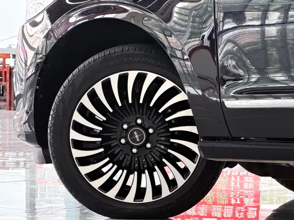 Lincoln Navigator — фото 7