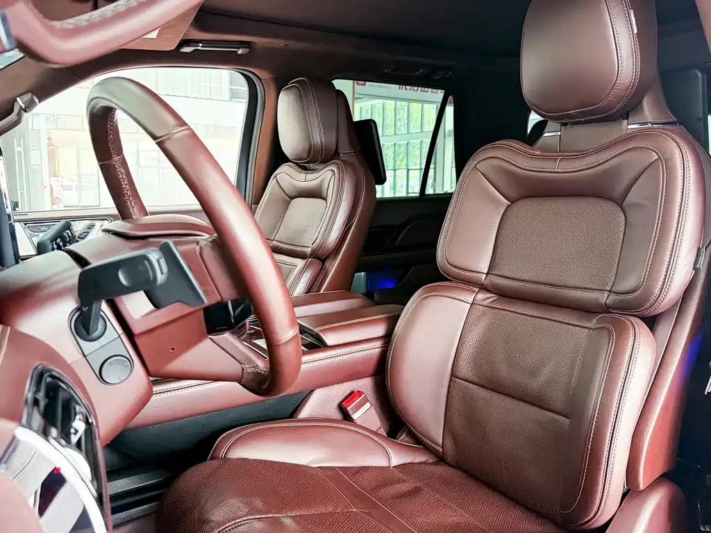 Lincoln Navigator — фото 9